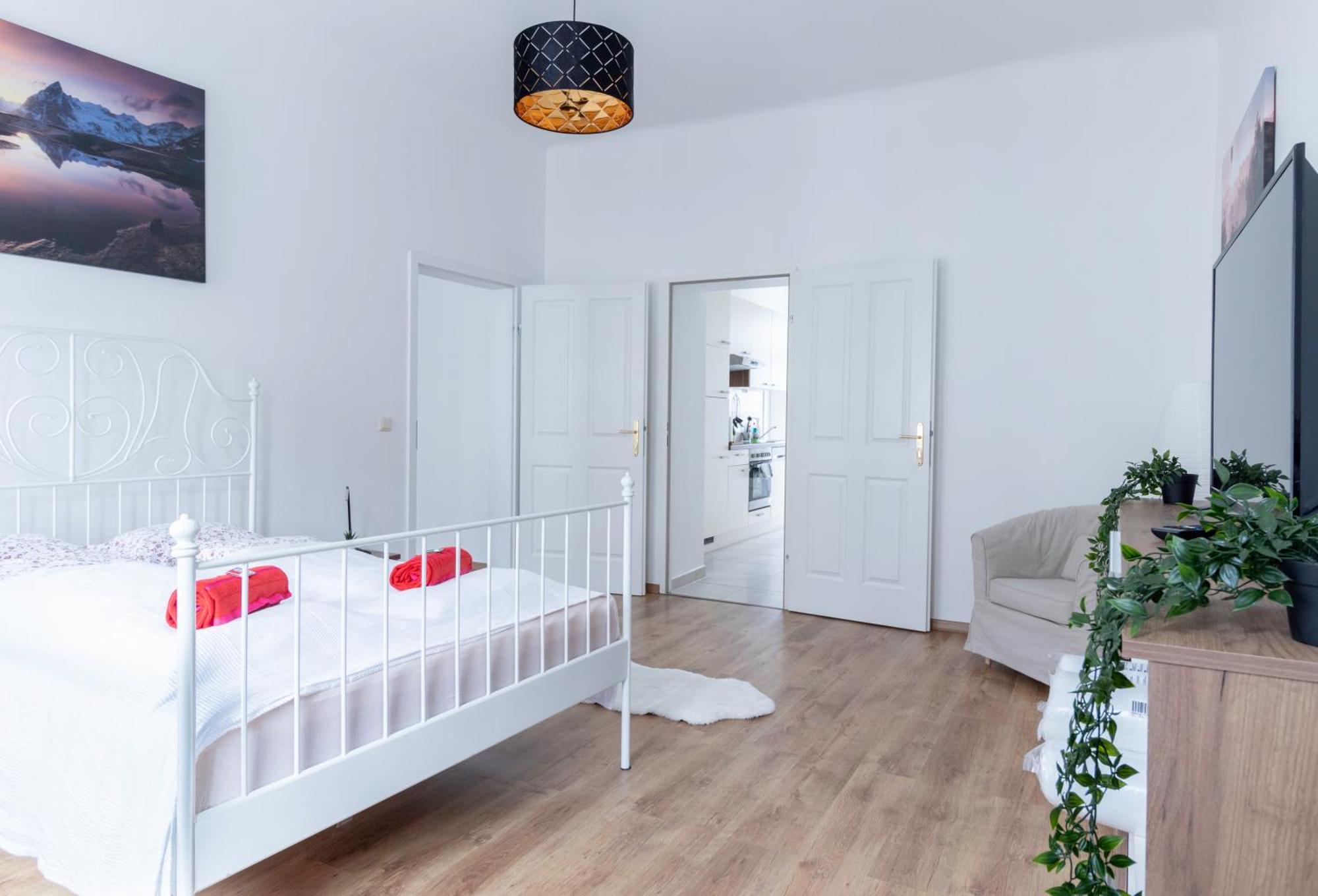 Comfortable, Specious With Inner Garden- Marzstrasse Wenen