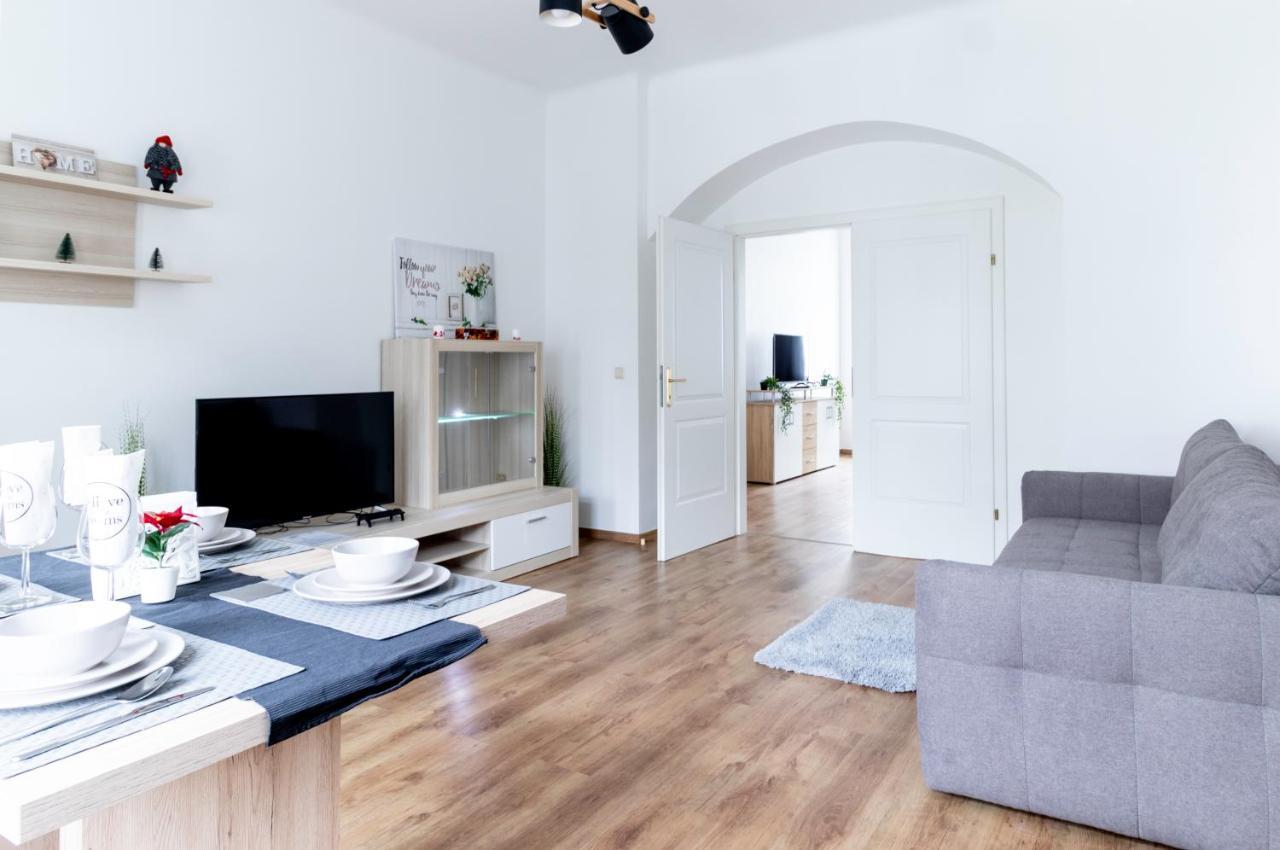 Appartement Comfortable, Specious With Inner Garden- Marzstrasse